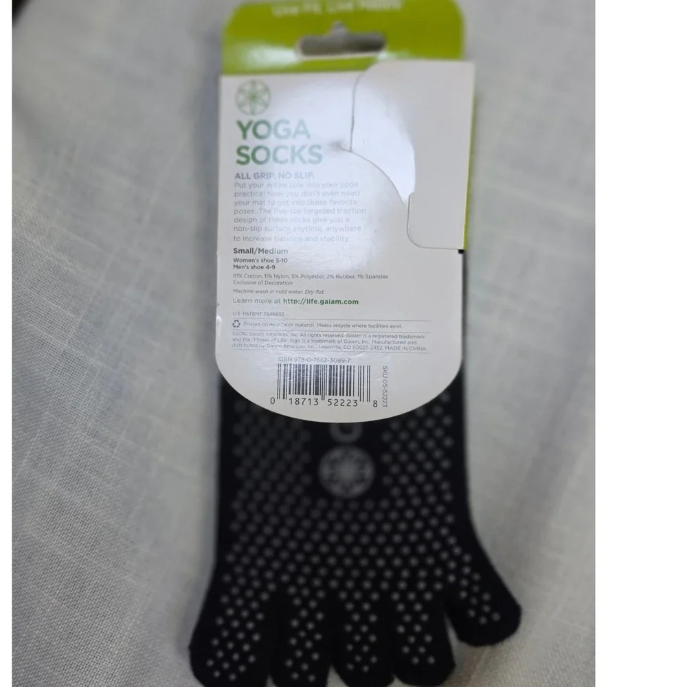 Gaiam Yoga Socks Black All Grip No Slip Five Toe Traction Small Medium 05-52223